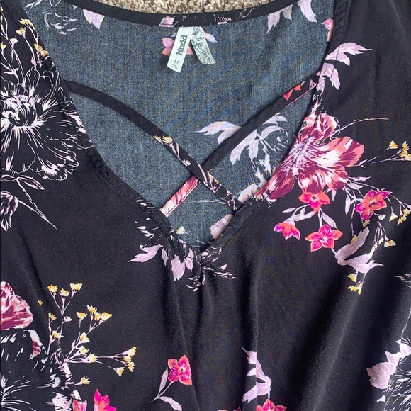 Mudd Crop-top - Picture 2 of 7